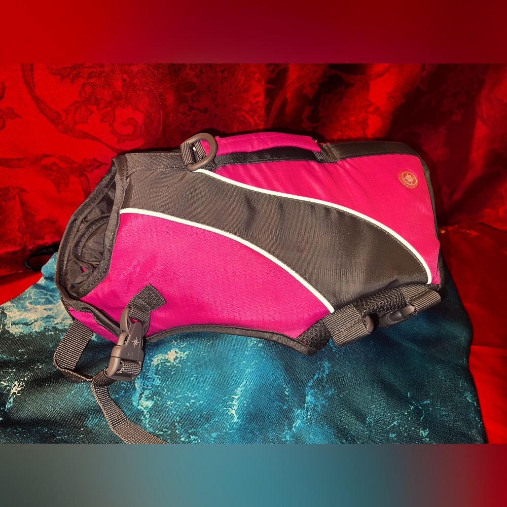 Good 2 Go PINK and GREY Floatation Vest for Dogs Brand New Size SMALL